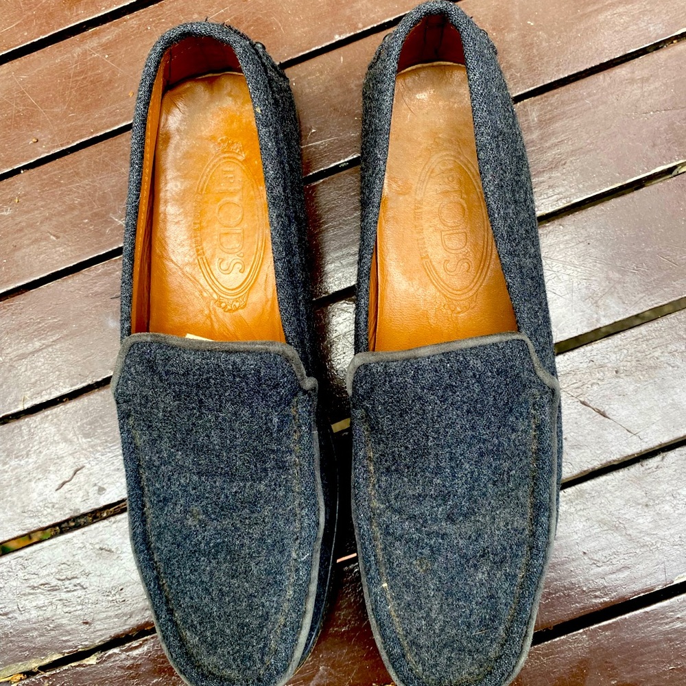 JP Todd flat gray shoes. Great condition